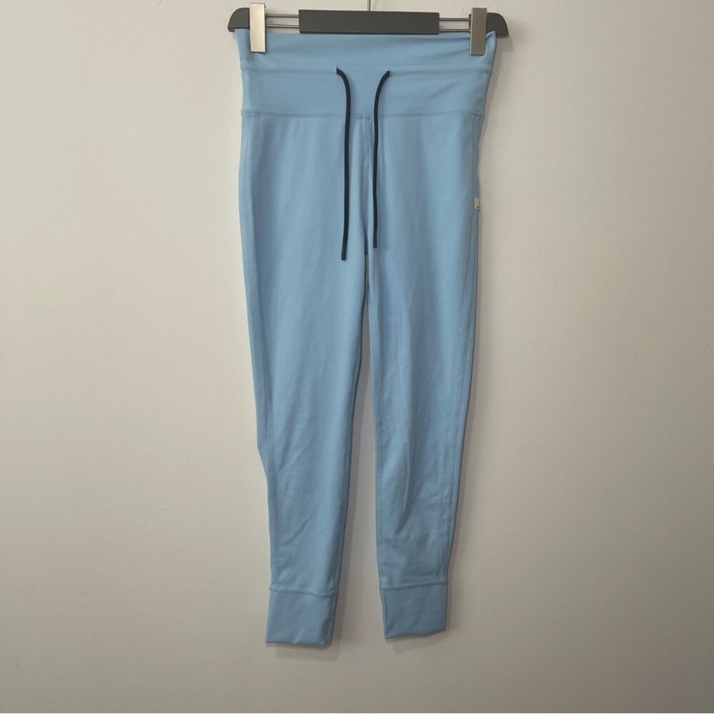 Vuori Women’s Light Blue Daily Form Joggers Size S Premium Active Lounge Pants